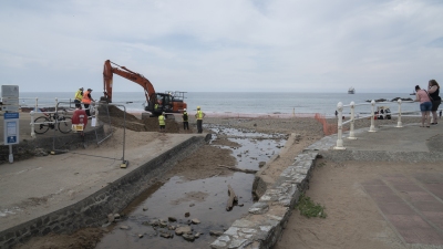 6_Bude_BeachDig_OutToSea